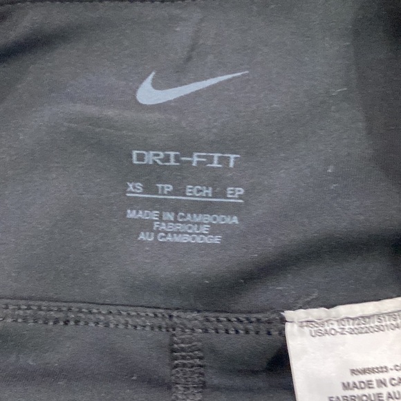 Nike Black and White Checkered Skort - Picture 2 of 4